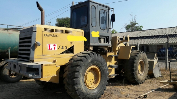 ขาย 650,000 รถตัก KAWASAKI 7O H เครื่องดี เกียร์แรง เล่มทะเบียน รถพร้อมใช้ รถอยู่ อุบล 090-772-3710 090-772-3708