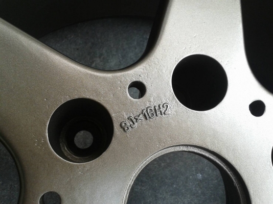 ขอบ16นิ้ว6รู ชุดนี้ 7400 บาท