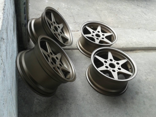 ขอบ16นิ้ว6รู ชุดนี้ 7400 บาท