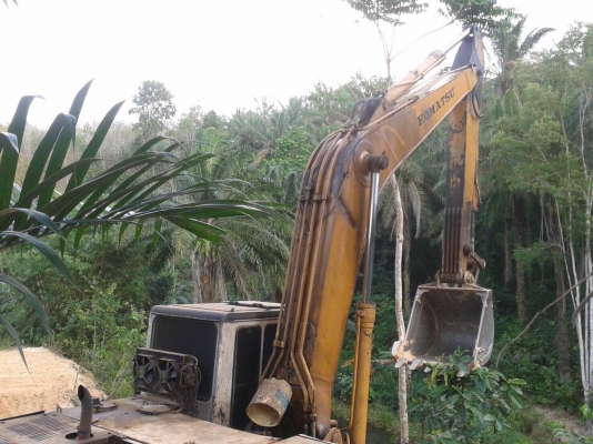 รถขุด PC200-5 ไฟฟ้าครบ เอกสารเล่มทะเบียน รถสภาพดี พร้อมใช้
