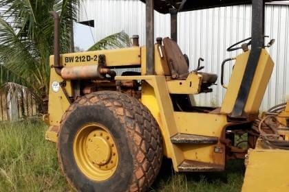 ขาย 495,000 รถบด BOMAG BW212 D-2 สั่นสะเทือน 2 เพลา สภาพพร้อมใช้งาน เครื่อง ISUZU เครื่องปั้มดี สภาพยางสวย เอกสารเล่มทะเบียน รถอยู่ อุดร 090-772-3710 090-772-3708 ขาย 495,000 รถบด BOMAG BW212 D-2 สั่นสะเทือน 2 เพลา สภาพพร้อมใช้งาน เครื่อง ISUZU เครื่องปั้มดี สภาพยางสวย เอกสารเล่มทะเบียน รถอยู่ อุดร 090-772-3710 090-772-3708