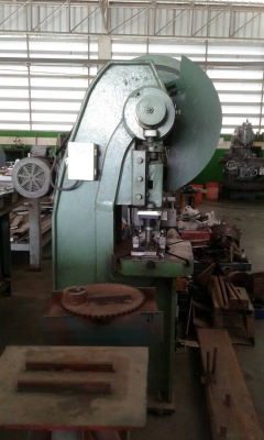 ขายเครื่องปั้มข้อเสือ 20 ตัน ขายเครื่องปั้มข้อเสือ 20 ตัน