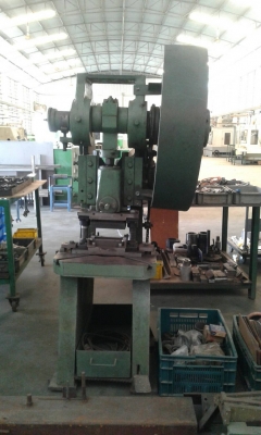 ขายเครื่องปั้มข้อเสือ 20 ตัน