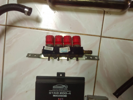 ขายชุดแก็สระบบหัวฉีด พร้อมอุปกรณ์ มือสอง ขายชุดแก็สระบบหัวฉีด พร้อมอุปกรณ์ มือสอง