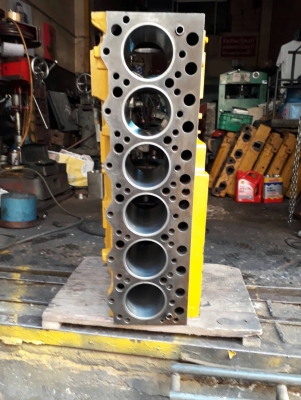 ขายเสื้อสูบ รแมคโค PC-200-5 -6-D-95-L สภาพสวยไม่มีรอยแตกรอยเย็บ อัดปลอกให้ใหม่ ขายไม่แพงครับ