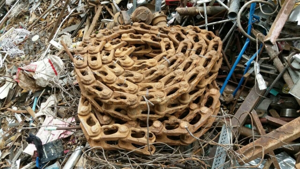 ขายโซ่รถแมคโค โคมัสสุ  PC-120-3  120-2 120-1โซ่แท้ สภาพตามรูปขายไม่แพง