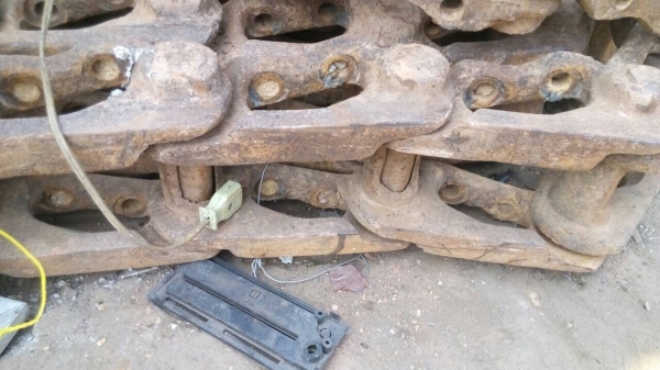 ขายโซ่รถแมคโค โคมัสสุ  PC-120-3  120-2 120-1โซ่แท้ สภาพตามรูปขายไม่แพง