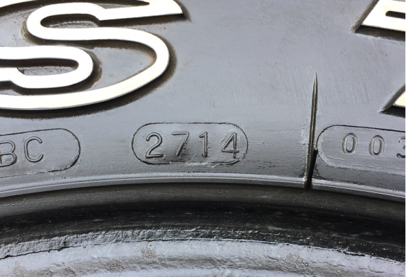 ยาง Maxxis 245 70 16 กลางปี14 ดอกเต็ม ใช้ยาว ราคาไม่แพง ยาง Maxxis 245 70 16 กลางปี14 ดอกเต็ม ใช้ยาว ราคาไม่แพง
