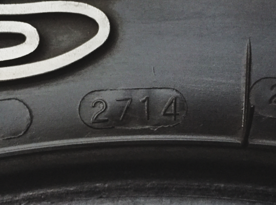 ยาง Maxxis 245 70 16 กลางปี14 ดอกเต็ม ใช้ยาว ราคาไม่แพง ยาง Maxxis 245 70 16 กลางปี14 ดอกเต็ม ใช้ยาว ราคาไม่แพง