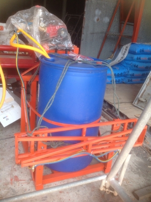 ตัวพ่นยารถไถนั่งขับ