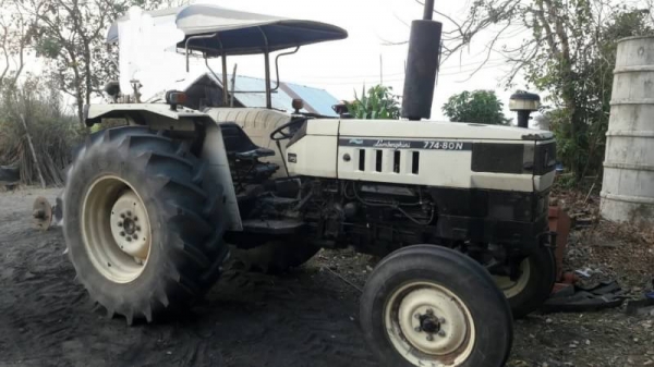 รถไถ Lamborghjni เพลาเดียว  175,000 ใช้งานแค่ปีเศษๆ ได้ผาน 4 ใบดัน เอกสารอินวอย รถสวยมากๆ