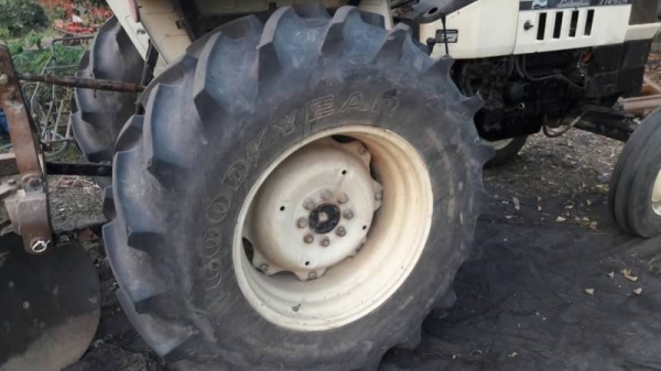 รถไถ Lamborghjni เพลาเดียว  175,000 ใช้งานแค่ปีเศษๆ ได้ผาน 4 ใบดัน เอกสารอินวอย รถสวยมากๆ