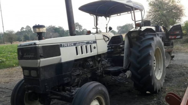 รถไถ Lamborghjni เพลาเดียว  175,000 ใช้งานแค่ปีเศษๆ ได้ผาน 4 ใบดัน เอกสารอินวอย รถสวยมากๆ