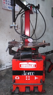 **ขายถูกๆ เครื่องถอดยางมือสองจากญี่ปุ่น** PC-88 มอเตอร์1 แรง ทดสอบเรียบร้อย ทุกระบบทำงานได้ดีมากๆ นิ่งๆพร้อมใช้งานครับ