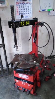 **ขายถูกๆ เครื่องถอดยางมือสองจากญี่ปุ่น** PC-88 มอเตอร์1 แรง ทดสอบเรียบร้อย ทุกระบบทำงานได้ดีมากๆ นิ่งๆเงียบๆพร้อมใช้งานครับ