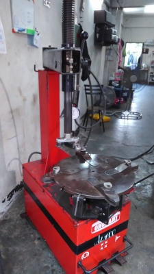 **ขายถูกๆ เครื่องถอดยางมือสองจากญี่ปุ่น** PC-88 มอเตอร์1 แรง ทดสอบเรียบร้อย ทุกระบบทำงานได้ดีมากๆ นิ่งๆเงียบๆพร้อมใช้งานครับ