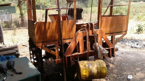 เครื่องปลูกอ้อย ก.แสงยนต์