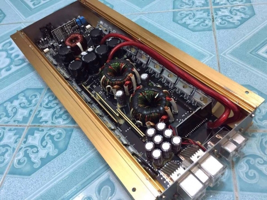 แอมป์คลาสดี เวอเทค2500W มือสองสภาพดี เดิมๆไม่เคยซ่อม ใช้งานปกติ เบสลูกโตๆ ขับ10&quot;-12&quot;-15&quot;ตลาดทั่วไปได้ ขาย 2950 บาท สนใจ0892425454 อยู่สระบุรีส่งได้+100บาท