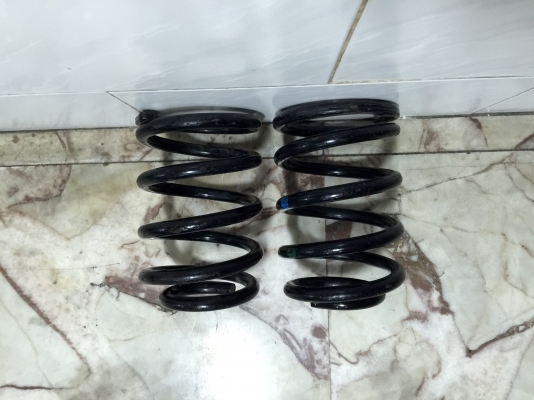 ขายสปริงหลัง TOYOTA GRANVIA ปี 2000 เครื่อง 1KZ แท้ญี่ปุ่น ขายสปริงหลัง TOYOTA GRANVIA ปี 2000 เครื่อง 1KZ แท้ญี่ปุ่น