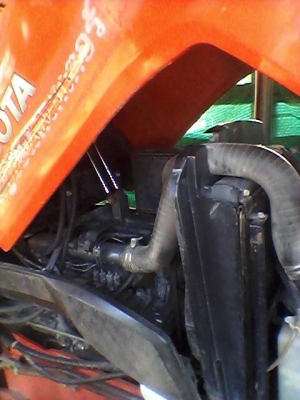 รถไถ 47 แรงอุปกร 2 ชิ้น    ยีห้อตราช้าง   รถปี 54    ช.ม 1800  นิดฯฯ  พร้อมลุยงาน ราคาเบา ฯ   345000 บาท ทะเบียนพร้อม  ดูรถ จ . อำนาจเจริญ   วันทูคอล 098 668-3479 dtac 094 283-9369 สิทธิ์ คับ