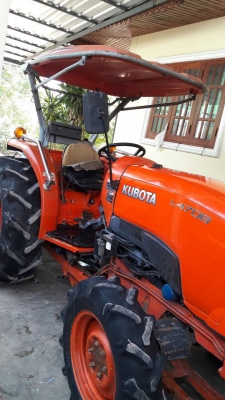 รถไถ 47  รถไถ 47 แรงอุปกร 3 ชิ้น    ยีห้อตราช้าง   รถปี 54    ช.ม 1600  นิดฯฯ  พร้อมลุยงาน ราคาเบา ฯ   365000 บาท ทะเบียนพร้อม  ดูรถ อ. วาปีปทุม จ .มหาสารคาม   วันทูคอล 098 668-3479 dtac 094 283-9369 สิทธิ์ คับ