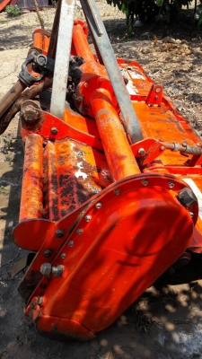 รถไถ 47  รถไถ 47 แรงอุปกร 3 ชิ้น    ยีห้อตราช้าง   รถปี 54    ช.ม 1600  นิดฯฯ  พร้อมลุยงาน ราคาเบา ฯ   365000 บาท ทะเบียนพร้อม  ดูรถ อ. วาปีปทุม จ .มหาสารคาม   วันทูคอล 098 668-3479 dtac 094 283-9369 สิทธิ์ คับ