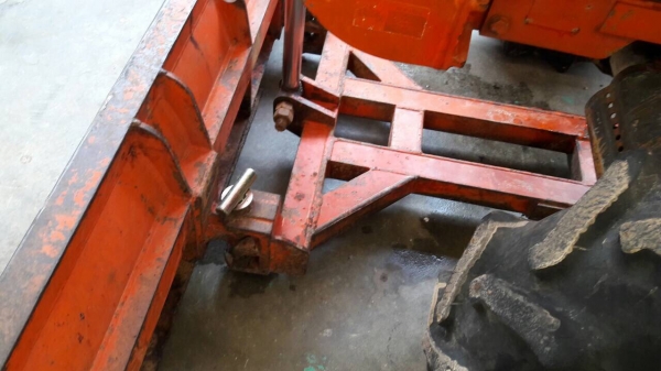 รถไถ 47  รถไถ 47 แรงอุปกร 3 ชิ้น    ยีห้อตราช้าง   รถปี 54    ช.ม 1600  นิดฯฯ  พร้อมลุยงาน ราคาเบา ฯ   365000 บาท ทะเบียนพร้อม  ดูรถ อ. วาปีปทุม จ .มหาสารคาม   วันทูคอล 098 668-3479 dtac 094 283-9369 สิทธิ์ คับ