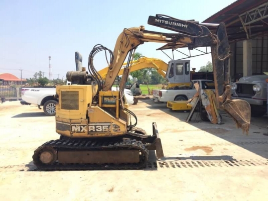 ขาย 2 คัน 290,000 บาท MITSU MX35UU และ KOMATSU PC20-6