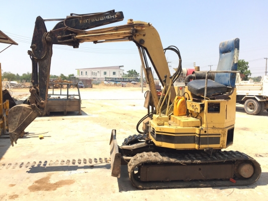 ขาย 2 คัน 290,000 บาท MITSU MX35UU และ KOMATSU PC20-6