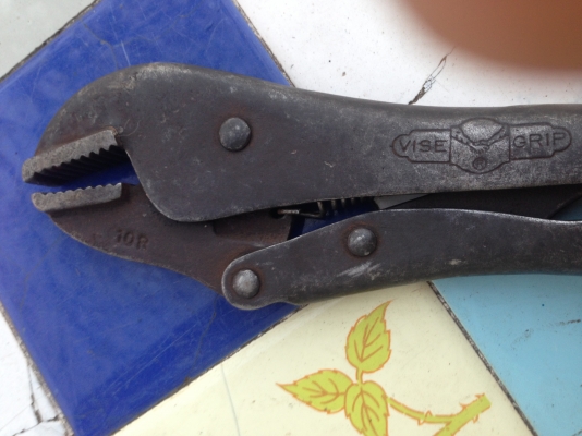 คีมล็อค vise grip สามแถวหายากครับ สภาพใช้งาน สมบูรณ์ ดีครับ