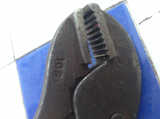 คีมล็อค vise grip สามแถวหายากครับ สภาพใช้งาน สมบูรณ์ ดีครับ