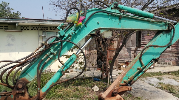 ขายรถแบคโฮ  KOMTSU PC 35R-8 มีลายหัวเจาะ