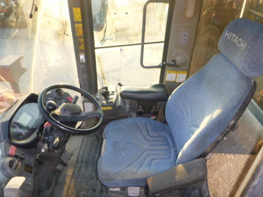 ขายรถตัก ยี่ห้อ Hitachi รุ่น ZW220
