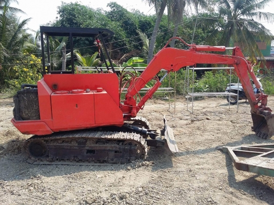 ขายเหมา 2 รายการ 175,000 บาท  KOMATSU PC20-3 และ เทเลอร์ขึ้นแบคโฮ