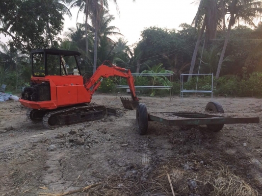 ขายเหมา 2 รายการ 175,000 บาท  KOMATSU PC20-3 และ เทเลอร์ขึ้นแบคโฮ