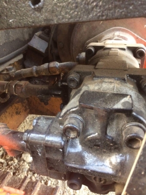 ขายเหมา 2 รายการ 175,000 บาท  KOMATSU PC20-3 และ เทเลอร์ขึ้นแบคโฮ