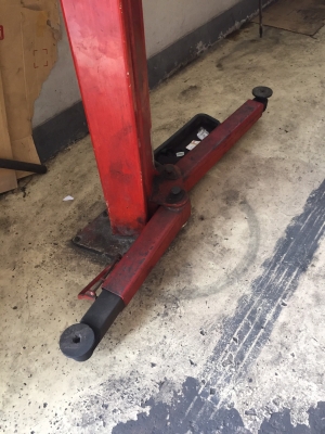 ฮ้อยยกรถ ยี่ห้อ Stertil holland 2.8tons ฮ้อยยกรถ ยี่ห้อ Stertil holland 2.8tons