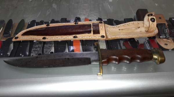 ขายมีดตราตางานเก่าMade in Germany. ด้ามไม้งานเก่ามือสองสภาพดีน้ำหนักเหมาะมือ