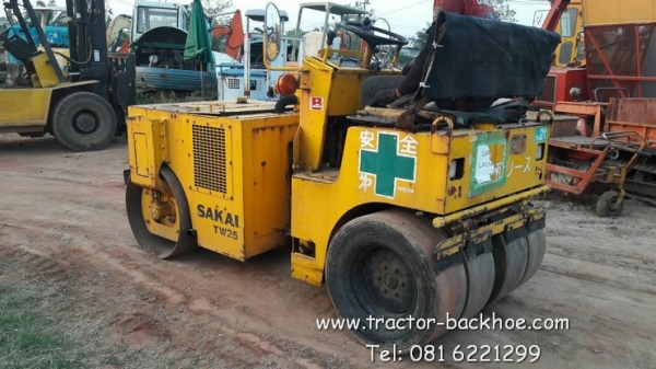 สนใจ รถบดดิน บดถนน 4-5 ตัน เอวอ่อน SAKAI เครื่องดีเซล ISUZU สภาพสวยๆ พร้อมใช้ ติดต่อเรานะครับ