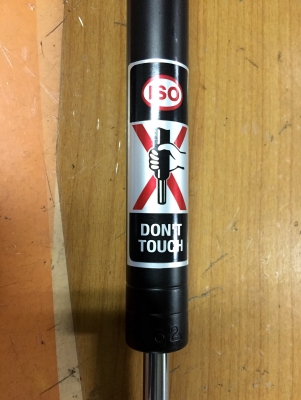 ขายโช๊คค้ำฝากระโปรงหน้า ISUZU D-MAX & MU-X 2015 ขายโช๊คค้ำฝากระโปรงหน้า ISUZU D-MAX & MU-X 2015