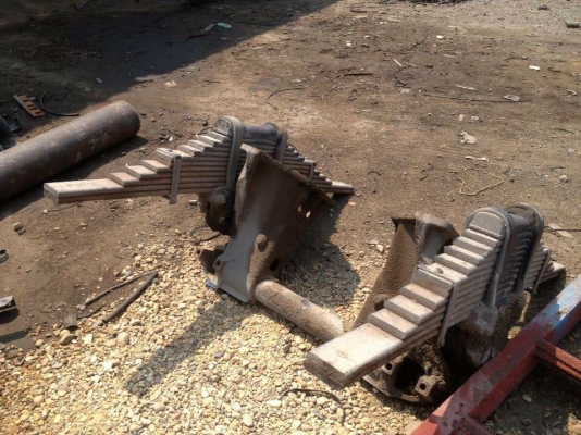 แท่นแหนบ Isuzu 360 (ไม่มีก้านลูกหมาก)