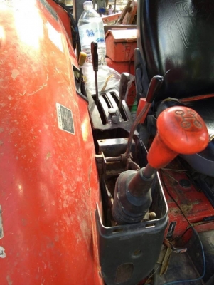 KUBOTA M7040 ปี 54 ราคา 375,000 บาท 2,500 เครื่องดี เกียร์แรง ยางดี. (ใบมีด-หาง 3 ) เอกสารเล่มทะเบียน KUBOTA M7040 ปี 54 ราคา 375,000 บาท 2,500 เครื่องดี เกียร์แรง ยางดี. (ใบมีด-หาง 3 ) เอกสารเล่มทะเบียน