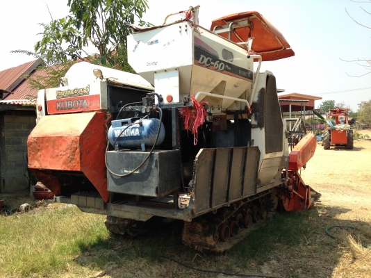 ขาย รถเกี่ยว คูโบต้า DC60 พร้อม เทรลเลอร์ลาก ราคา 175,000 ขาย รถเกี่ยว คูโบต้า DC60 พร้อม เทรลเลอร์ลาก ราคา 175,000