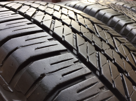 ยาง Bridgestone 265 65 17 ปี15 ดอกเต็ม ไม่มีปะ เนื้อนิ่มๆ ใช้ยาว ราคาไม่แพง ยาง Bridgestone 265 65 17 ปี15 ดอกเต็ม ไม่มีปะ เนื้อนิ่มๆ ใช้ยาว ราคาไม่แพง