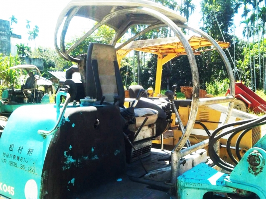 ขายยกคู่ รถแบ๊คโฮ KOBELCO SK045 กับ เทรลเลอร์ ISUZU 6 ล้อ 85 แรงม้า (ปรับลดจากราคา 535,000 บาท ครับ)