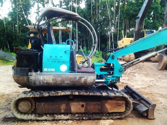 ขายยกคู่ รถแบ๊คโฮ KOBELCO SK045 กับ เทรลเลอร์ ISUZU 6 ล้อ 85 แรงม้า (ปรับลดจากราคา 535,000 บาท ครับ)