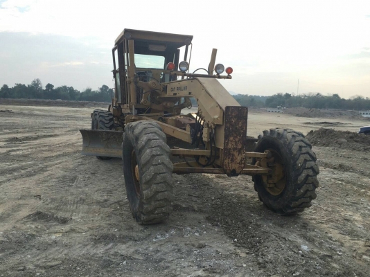 ขายรถเกรด 12G ไดเล็ก สภาพพร้อมไช้เอกสารทะเบียน ขายรถเกรด 12G ไดเล็ก สภาพพร้อมไช้เอกสารทะเบียน