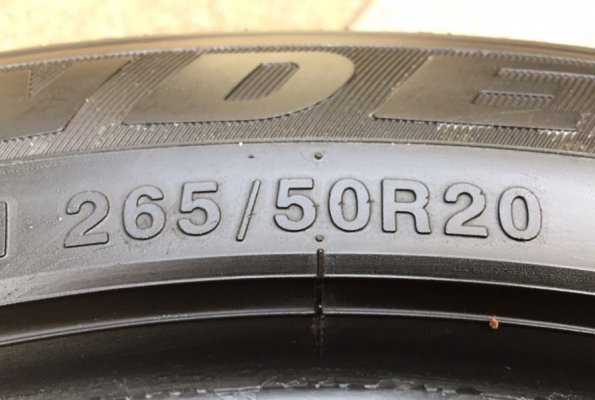 ยาง Thunderer 265 50 20 ปี15 คู่ สิ้นปี14 คู่ ดอกเต็ม ไม่มีปะ เนื้อนิ่ม ใช้ยาว ราคาไม่แพง