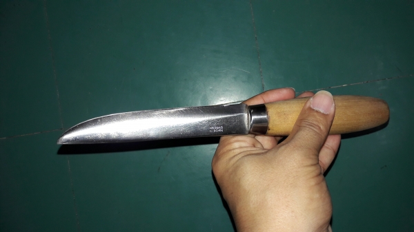 ขายมีดMORA made in Sweden.ด้ามไม้ งานรุ่นเก่าพร้อมซองหนังเมกา