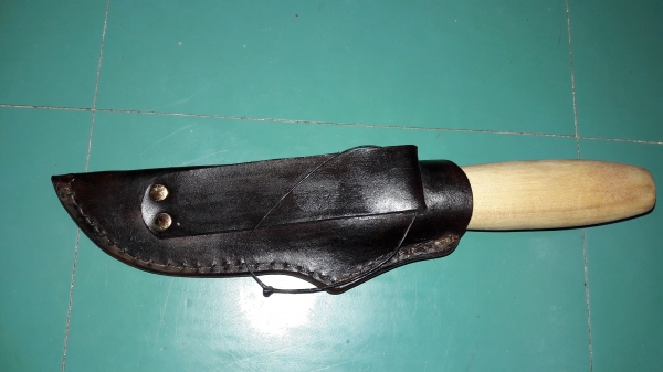 ขายมีดMORA made in Sweden.ด้ามไม้ งานรุ่นเก่าพร้อมซองหนังเมกา